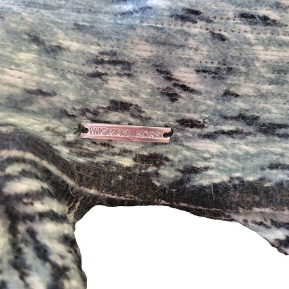 Michael Kors Infinity Scarf Logo Grey Black White Scarves - Picture 3 of 6